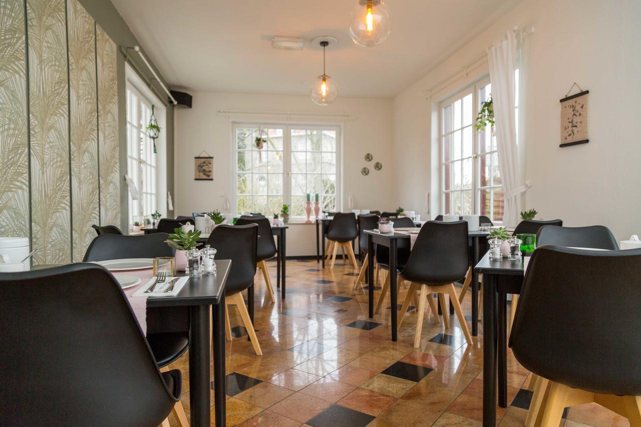 Hotel - Restaurant De 4 Jaargetijden Епен Екстериор снимка